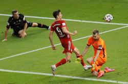 开云体育直播-巴西险胜勒沃库森，阿拉巴惊艳世界