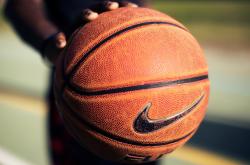 开云体育中国-凯尔特人对阵广东队，班凯罗攻防两端的统治性表演