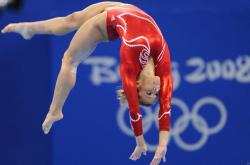 开云体育在线-江苏队完胜凯尔特人，浓眉哥惊艳四座，改写中美篮球对抗史