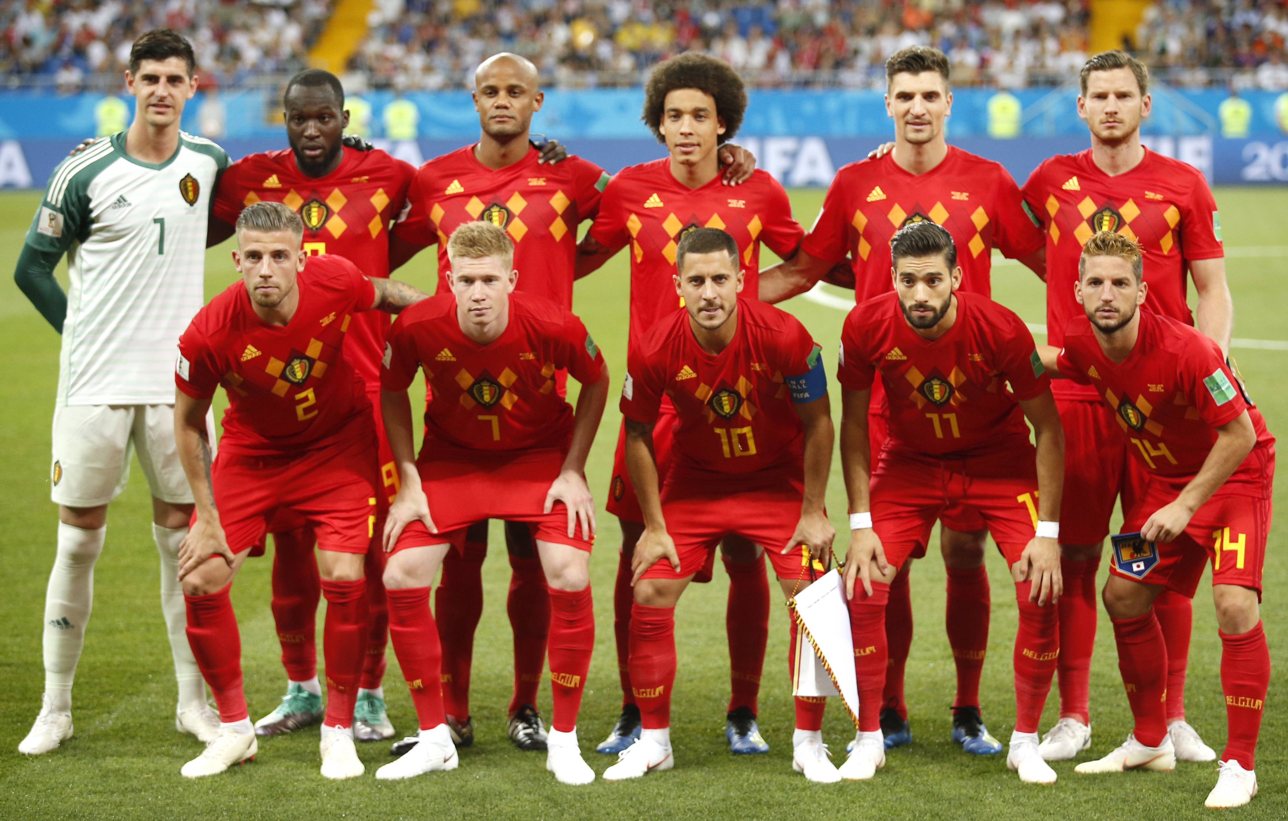 英格兰队与德国展开激烈角逐