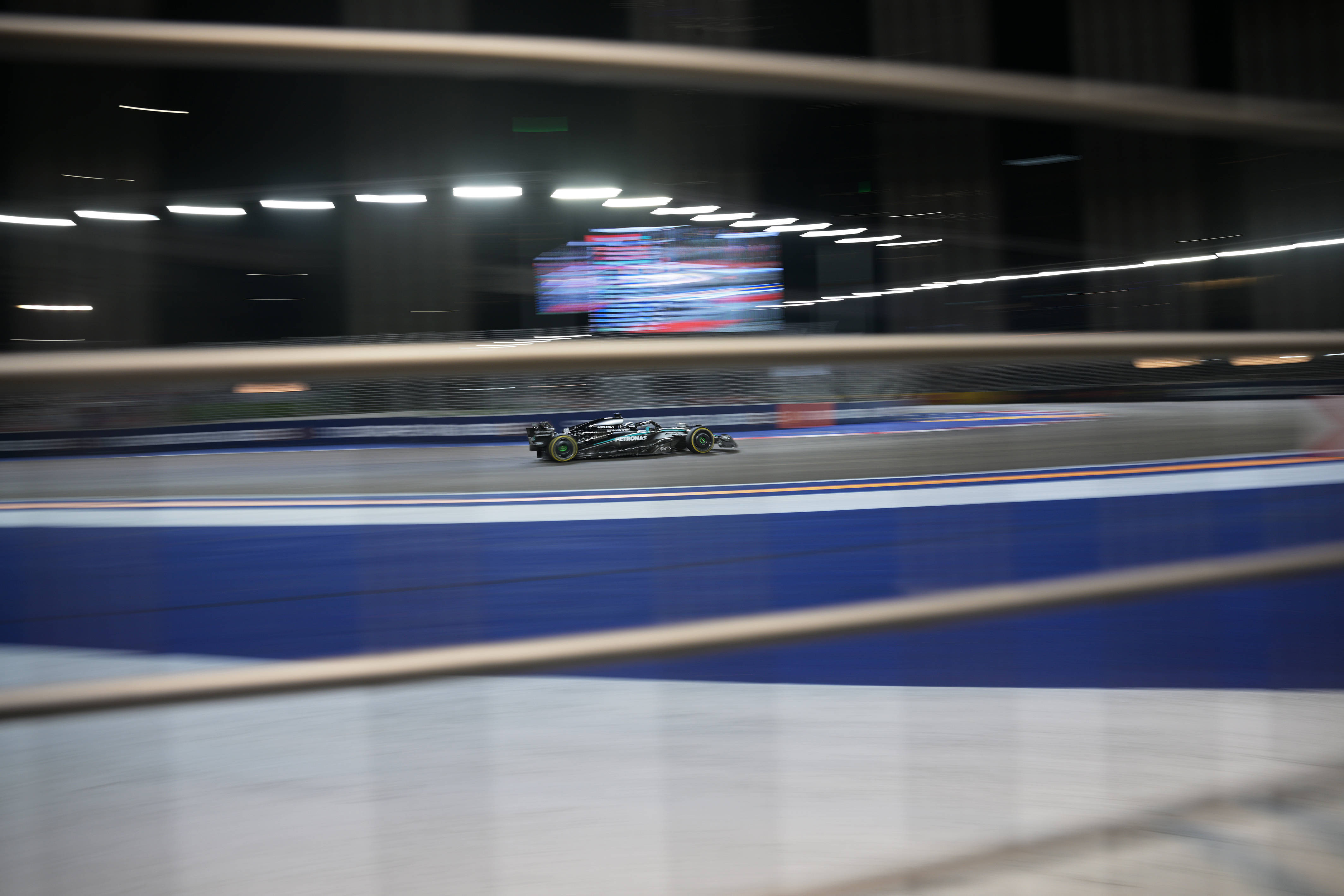 包含威廉姆斯完胜红牛车队，拉塞尔扛起全队的词条