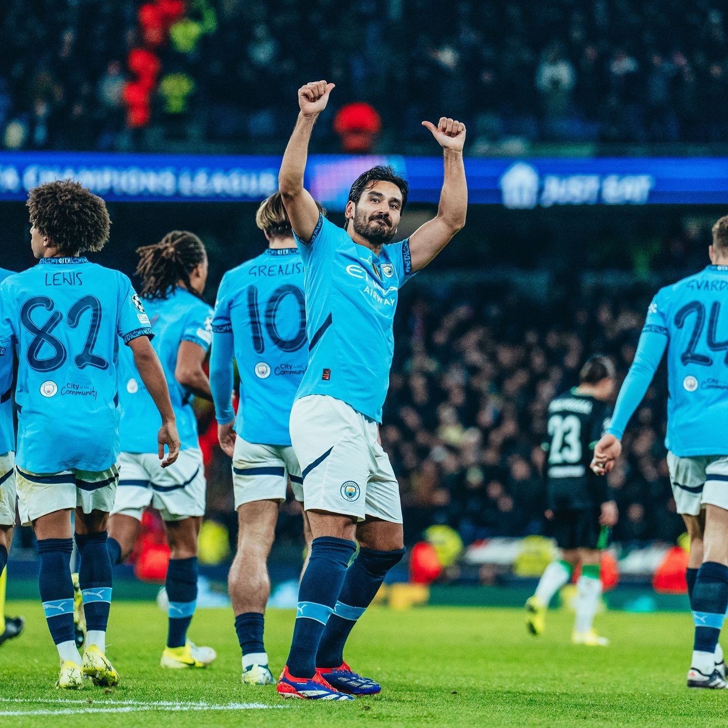 曼城主场轻松击败对手，雄心百倍冲击联赛的简单介绍