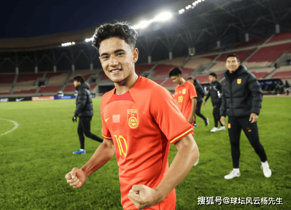 关于主帅在国家队踢球的孩子重复同一城市的校足比赛的信息