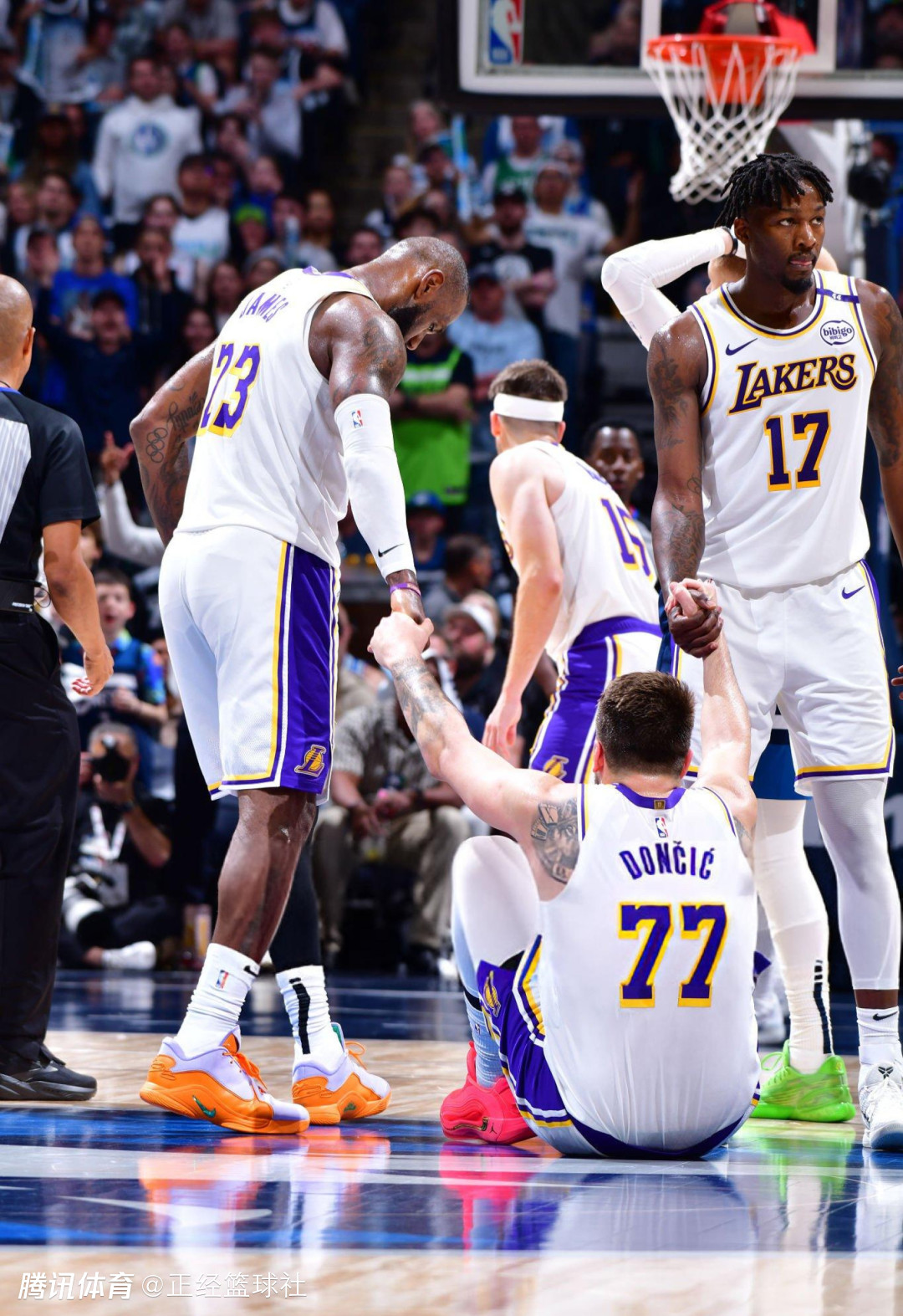 湖人击败篮网，实力全面展现稳健！的简单介绍