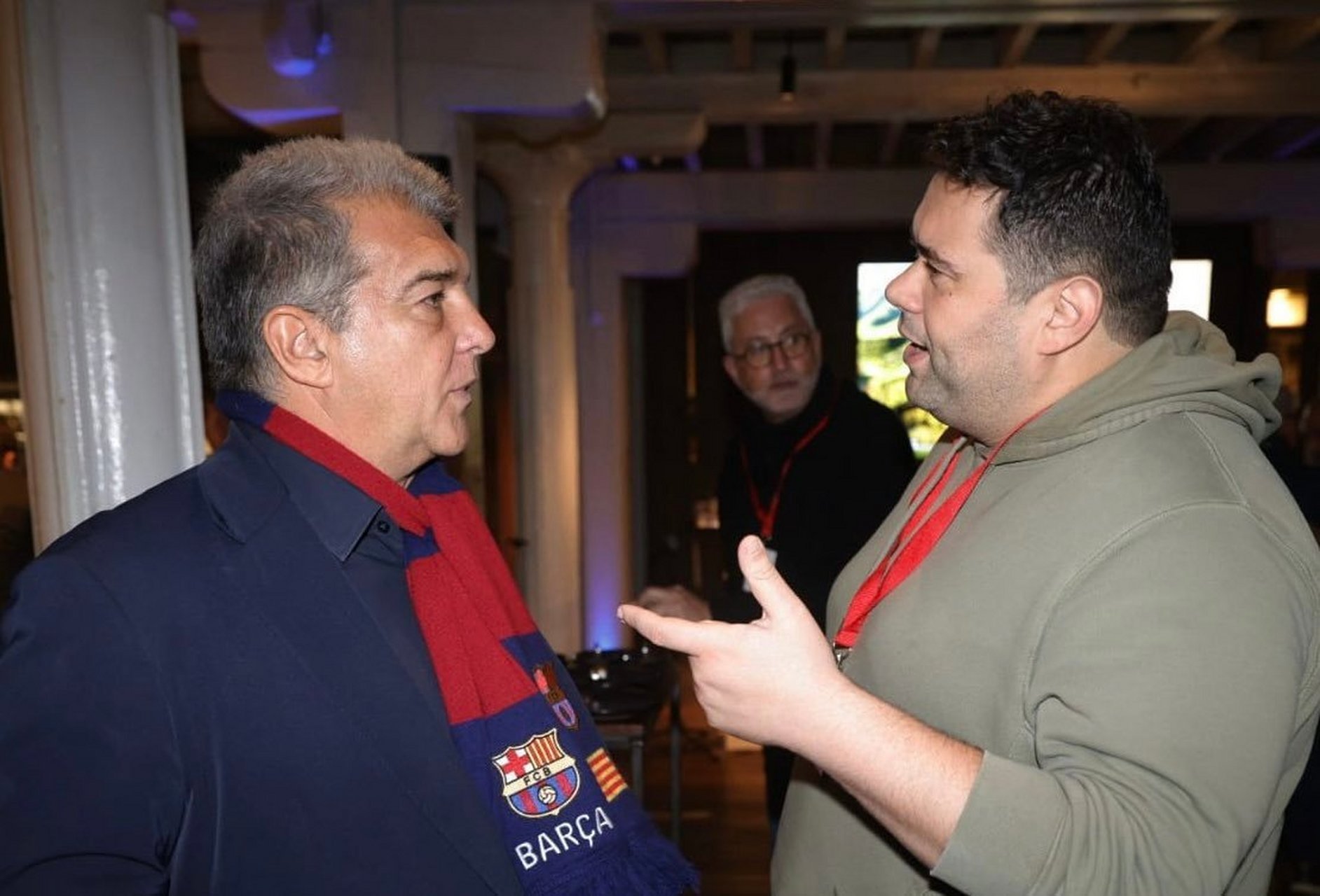 巴塞罗那全队教练齐声赞扬，战绩喜人的简单介绍