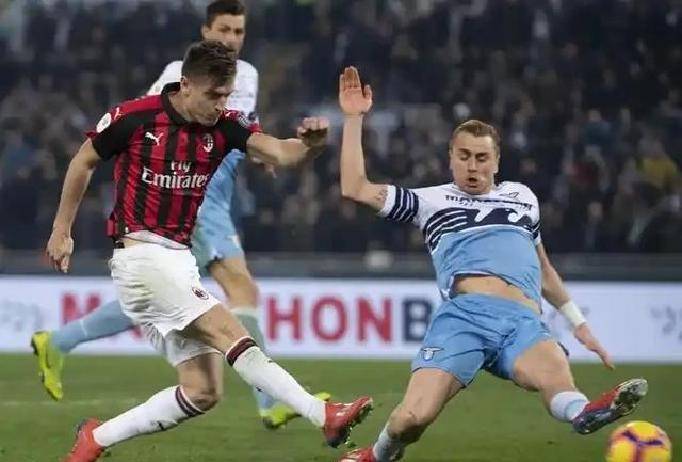 拉齐奥大胜都灵，AC米兰中路顽强守住胜利的简单介绍