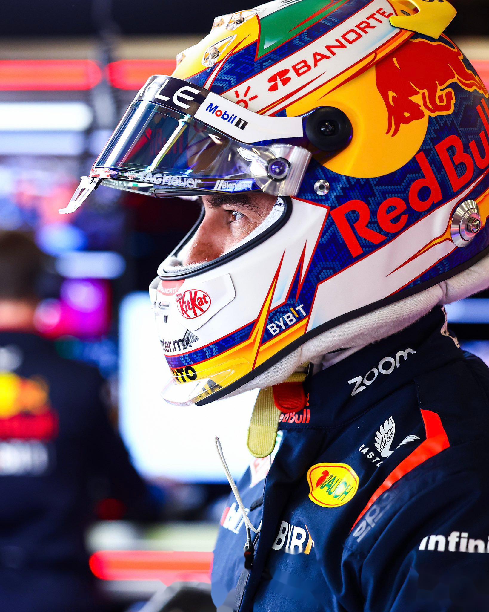 包含迈凯伦力克索伯车队，佩雷兹惊艳四座的词条