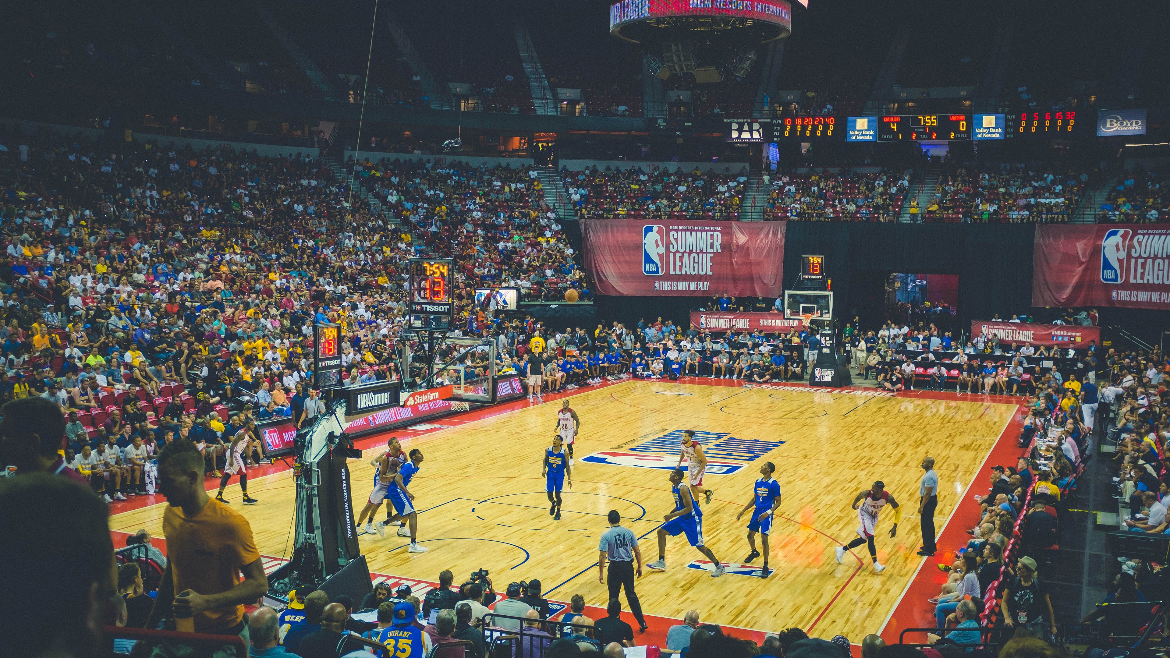 霍勒迪末节狂飙定乾坤，爵士主场狂胜浙江锁定关键战