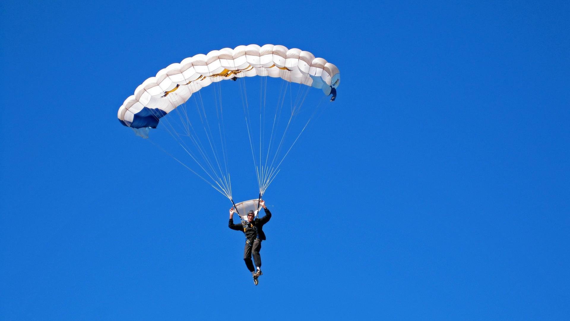 篮网粉碎勇士,克莱·汤普森如何成为逆转关键先生